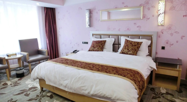 索菲悦酒店 海口骑楼老街日月广场免税店, Book Hotel Hotels in Meilan with Parking, Parking