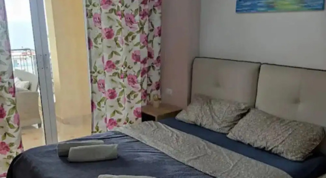 Yellow Apartment Saranda