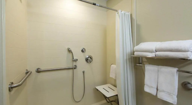 Номер Standard AmericInn by Wyndham Merrill