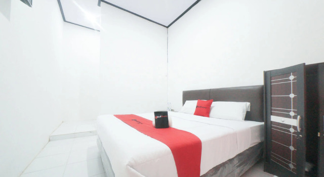RedDoorz Syariah near Mall Roxy Banyuwangi 2