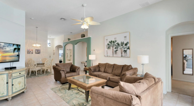 4 Bedroom 3 Bath South Facing Pool Spa Villa, Book Ferieresort SPA-hoteller i Florida, SPA