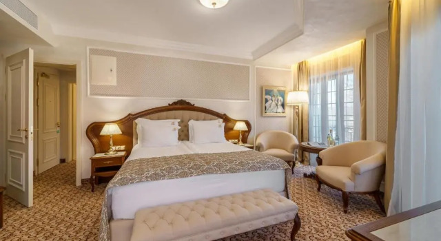 Двухместный номер Deluxe с видом на парк Residence City Garden - Certificate of Excellence Top 10 BEST Five-Stars City Hotels for 2024 awarded by HTIF