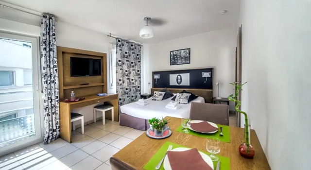 Семейный номер Standard Comfort Aparthotel Antibes Le Maestria