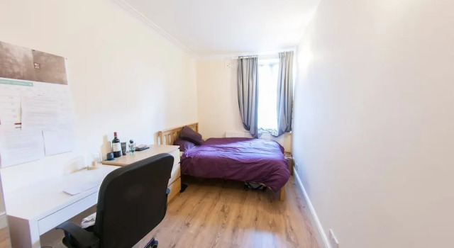 Spacious & Quiet 4BR Flat for 8 in Hampstead