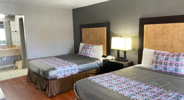 Четырёхместный номер Standard Island Suites Bay City