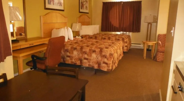 Студия Deluxe Tumbler Ridge Inn
