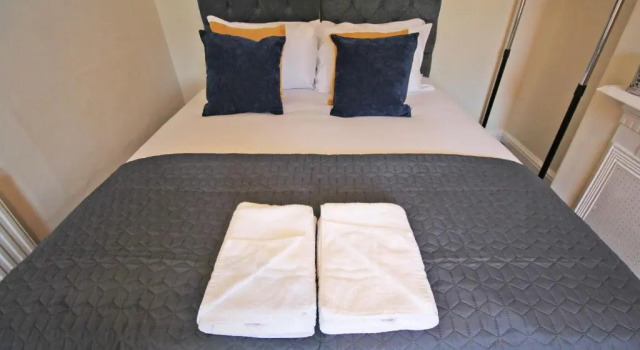 Close to the City, Classic Chester Home to sleep 6, Забронировать Отель Отели Честера с парковкой, Парковка