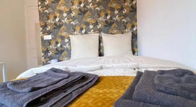 Capsule Roubaix Lille private shower & Netflix