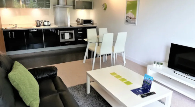 City Apartments Milton Keynes The HUB, Varaa Huoneisto Asunnot kohteessa Merseyside, Huoneisto