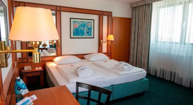 Четырёхместный семейный номер Standard Hotel Amadeus Frankfurt