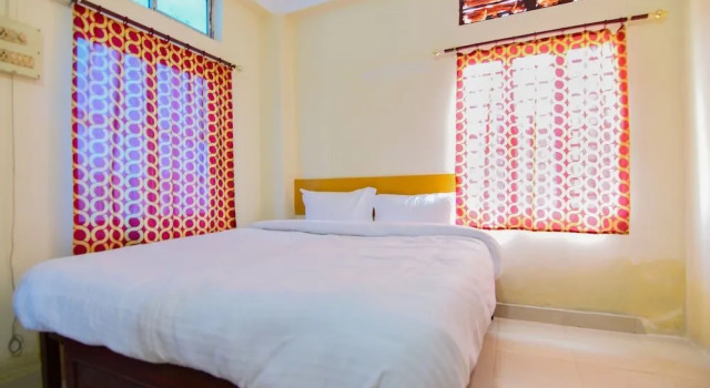Spot On 30735 Madina Guest House