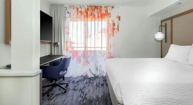 Двухместный номер Standard с балконом Fairfield Inn and Suites by Marriott San Jose Airport