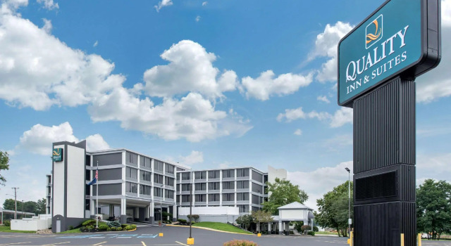 Номер Standard Quality Inn and Conference Center