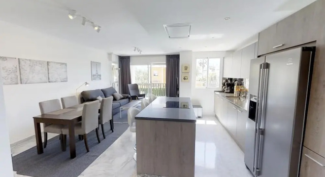 Modern Apartment Near Puerto Banus