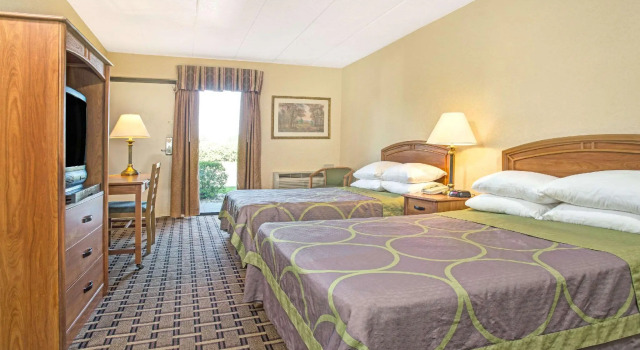 Четырёхместный номер Deluxe Quality Inn Mason Near Kings Island