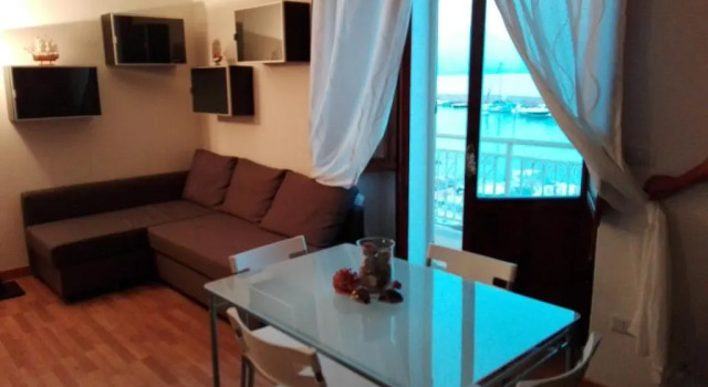 Scario Sunny Apartment in centro, Buchen Sie Ferienwohnung Scario Cilento Coast