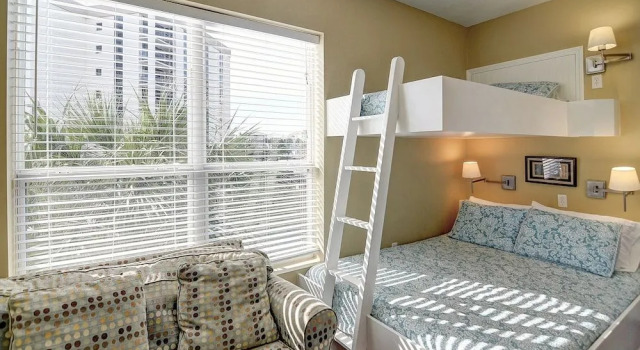 3695 Scenic Highway 98 Townhouse Unit 303, Забронировать Дом для отпуска Отели Дестин с парковкой, рядом с Гольф-клуб Golf Garden of Destin, Парковка
