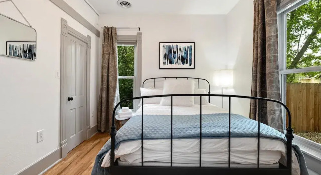 Lola House! Cozy comfort, Prime Old Town Location