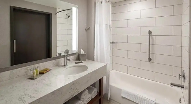 Четырёхместный люкс Doubletree By Hilton Greeley At Lincoln Park