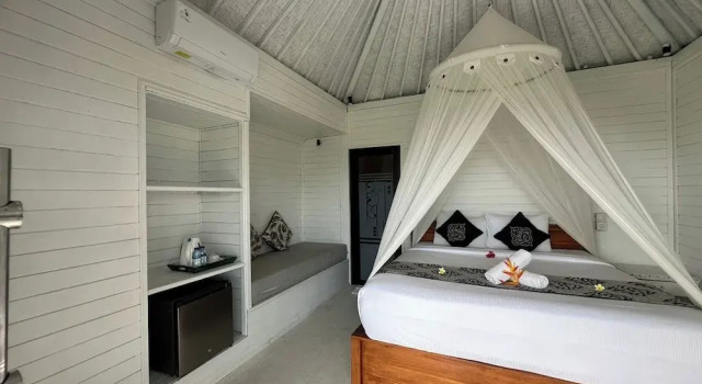 Коттедж с балконом и с видом на море Blue Lagoon Secret Villas