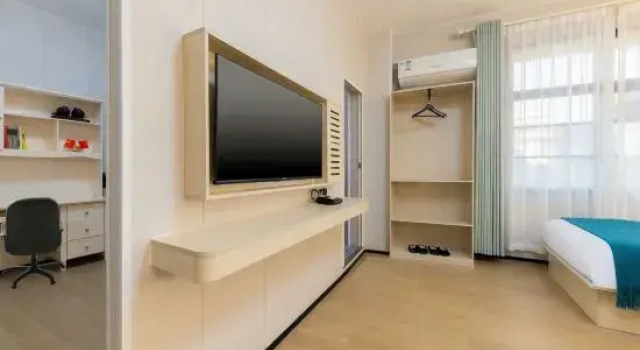 Люкс Comfort Haikou Rainbow Hotel (Hainan University Store, Haidian Island )