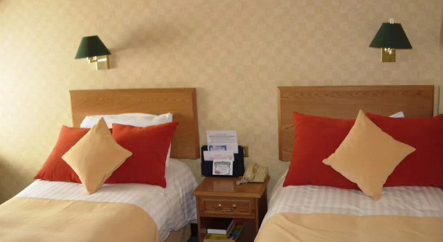 King Malcolm Hotel, Забронировать Отель Отели Данфермлин 3 звезды, 3*