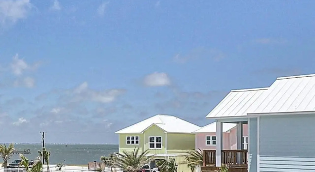 Коттедж Sunshine And Flip Flops Sp114 4 Bedroom Home by RedAwning