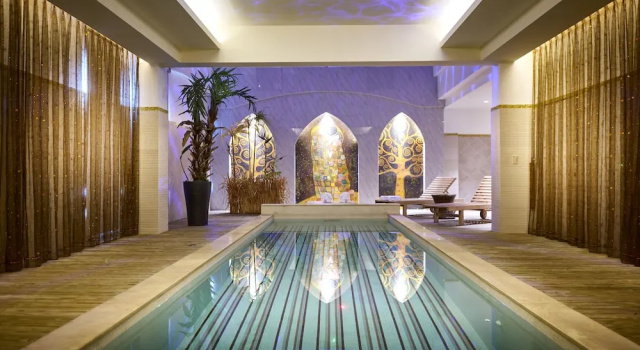 Люкс Luxury с балконом Takao Motel