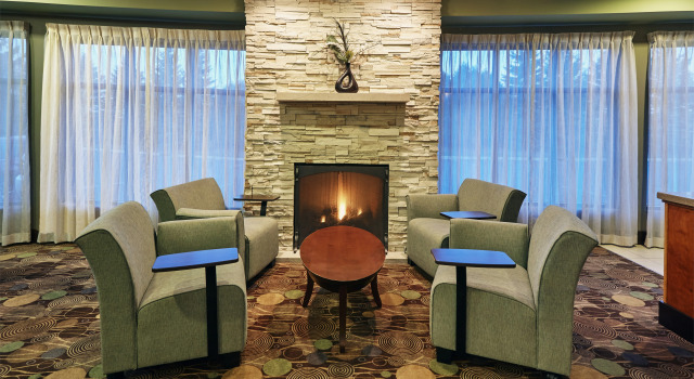 Holiday Inn Express Hotel & Suites Madison-Verona by IHG