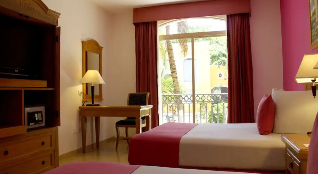Четырёхместный номер Standard Hotel Hacienda Real