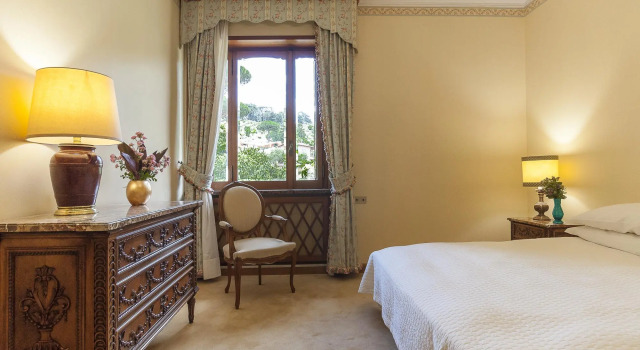 Near Rome Villa Pool Tennis Courts Perfect Family Reunion or Off-site Meeting, Book Villa Sommerhuse i Grottaferrata, Hytte