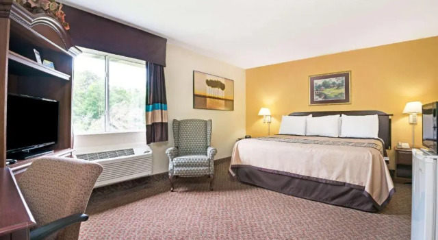Люкс Days Inn & Suites by Wyndham Siler City