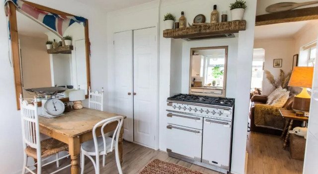 Коттедж Fairlight - Charming coastal home on the beach