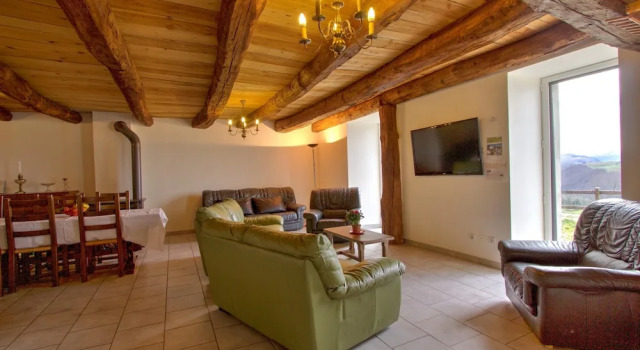 House With 5 Bedrooms in Marchastel, With Wonderful Mountain View, Enc, Prenota Casa vacanze Hotel a Alvernia con parcheggio, Parcheggio