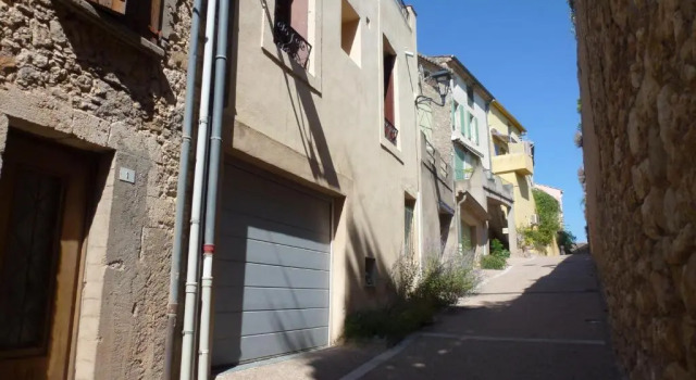 Апартаменты Comfortable Gite (3) in attractive Languedoc village
