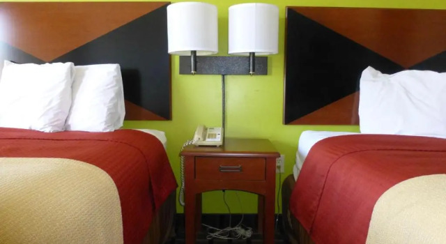 Четырёхместный номер Standard Coach Inn - Summerville