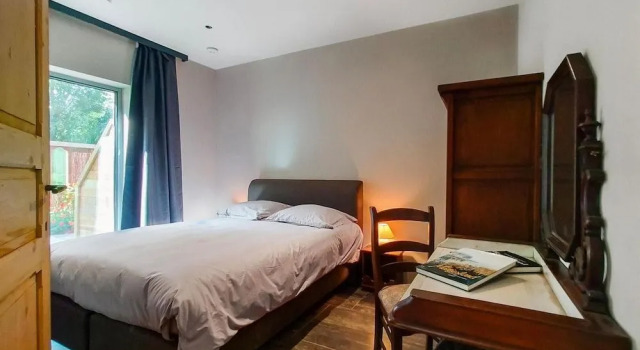 Nice Home in Knesselare With 6 Bedrooms and Wifi, Rezerwuj Hotel Hotele w Bruksela z parkingiem, Parking