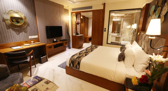 Номер Executive AJ Grand Hotel