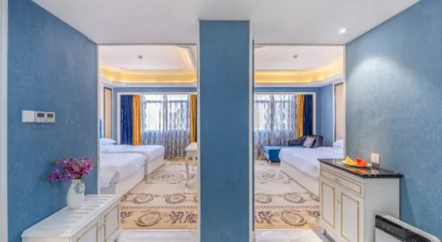 Четырёхместный семейный люкс Taikun International Hotel (Hengdian Film and Television City Dream Valley Branch)