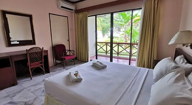 Люкс Deluxe Borneo Paradise Beach Hotel