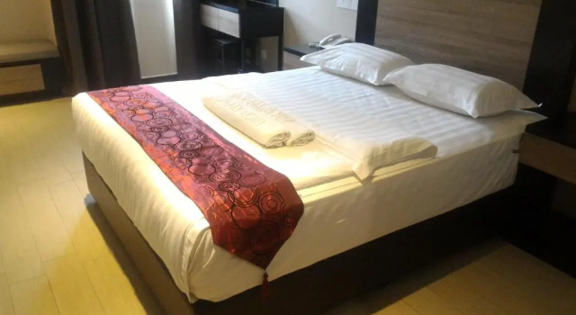 Luksusowy dwuosobowy pokój Galaxy Hotel