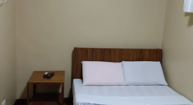 Номер Superior East Square Inn
