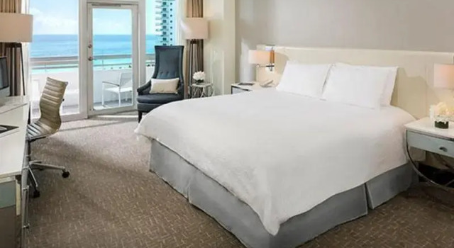 Двухместный номер Deluxe Fontainebleau Miami Beach