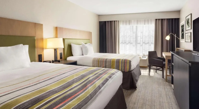 Четырёхместный номер Standard Country Inn & Suites by Radisson, Jackson-Airport, MS