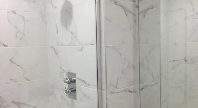 Standard- Enkelt værelse med altan Falls Hotel & Spa