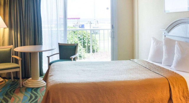 Quality Inn & Suites Oceanfront, Buchen Sie Hotel Neue Hotels in Virginia