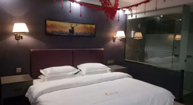 Люкс Deluxe Yijia Huafu Hotel
