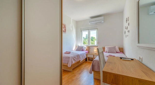 Amazing Apartment in Zadar With Wifi and 2 Bedrooms, Забронировать Апартаменты/квартира Апартаменты Задар, рядом с Торговый центр Supernova Zadar, Апартаменты/квартира