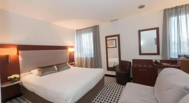 Четырёхместный номер Standard Kyriad Limoges Centre Gare - Atrium