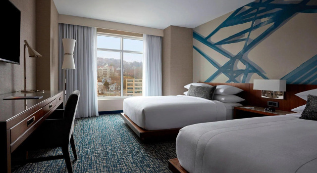 Четырёхместный номер Standard Ithaca Marriott Downtown on the Commons